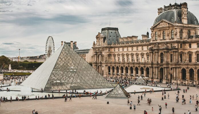 Photo: Mika Baumeister, Unsplash The Louvre Museum, one of the most visited cultural institutions in the world, was the site of the 2025 jewel heist. The theft occurred in broad daylight while tourists were present.